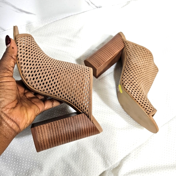 Aldo Beige Clog Mules - NWT - Picture 7 of 11